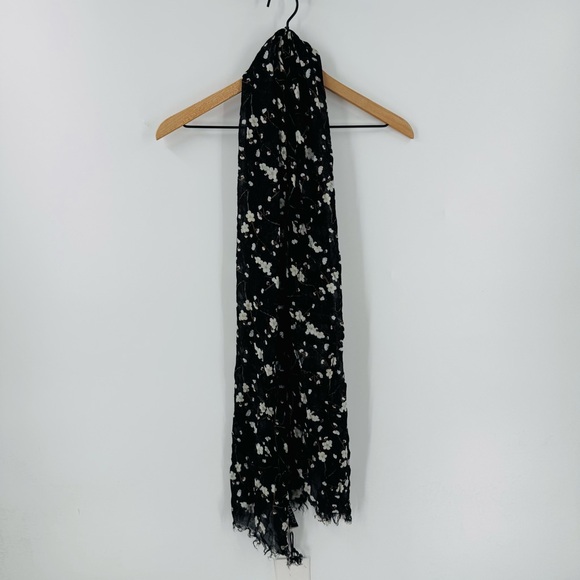 ONAM Accessories - ONAM Black White Floral NWT Scarf 100% Rayon Feminine Cottage In Bloom Fleur